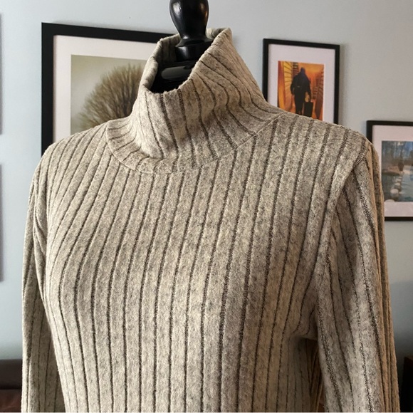 NWT Ribbed Turtleneck Long Sweater Dress size Medium LUSH - Picture 7 of 9